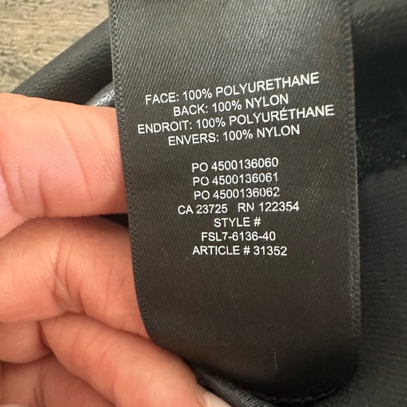 Wilfred Free Monochrome Label - Picture 8 of 8